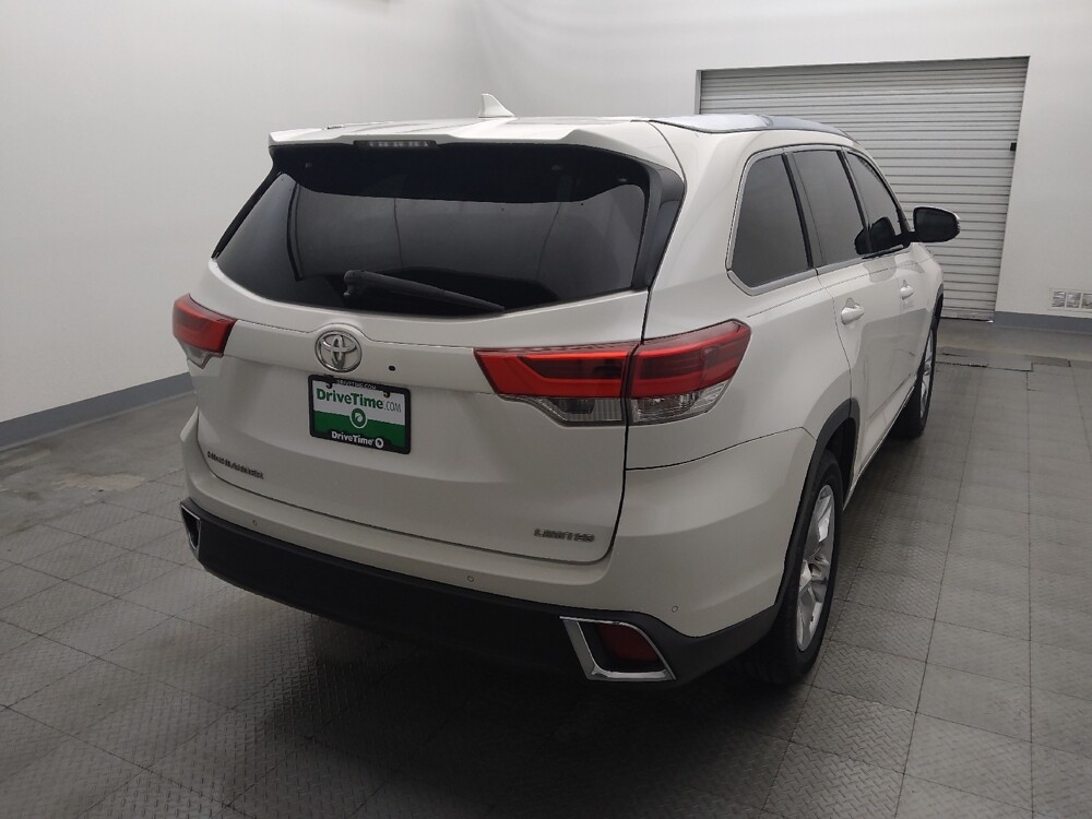 2018 Toyota Highlander in Metairie, LA 70006 - 18130698 7