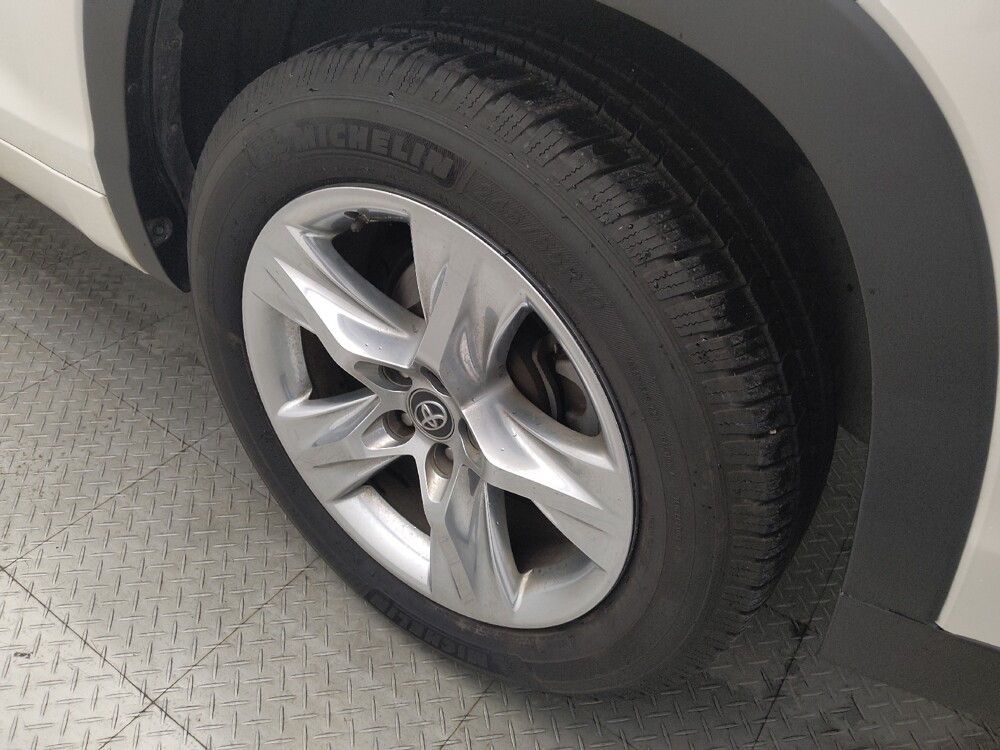 2018 Toyota Highlander in Metairie, LA 70006 - 18130698 31