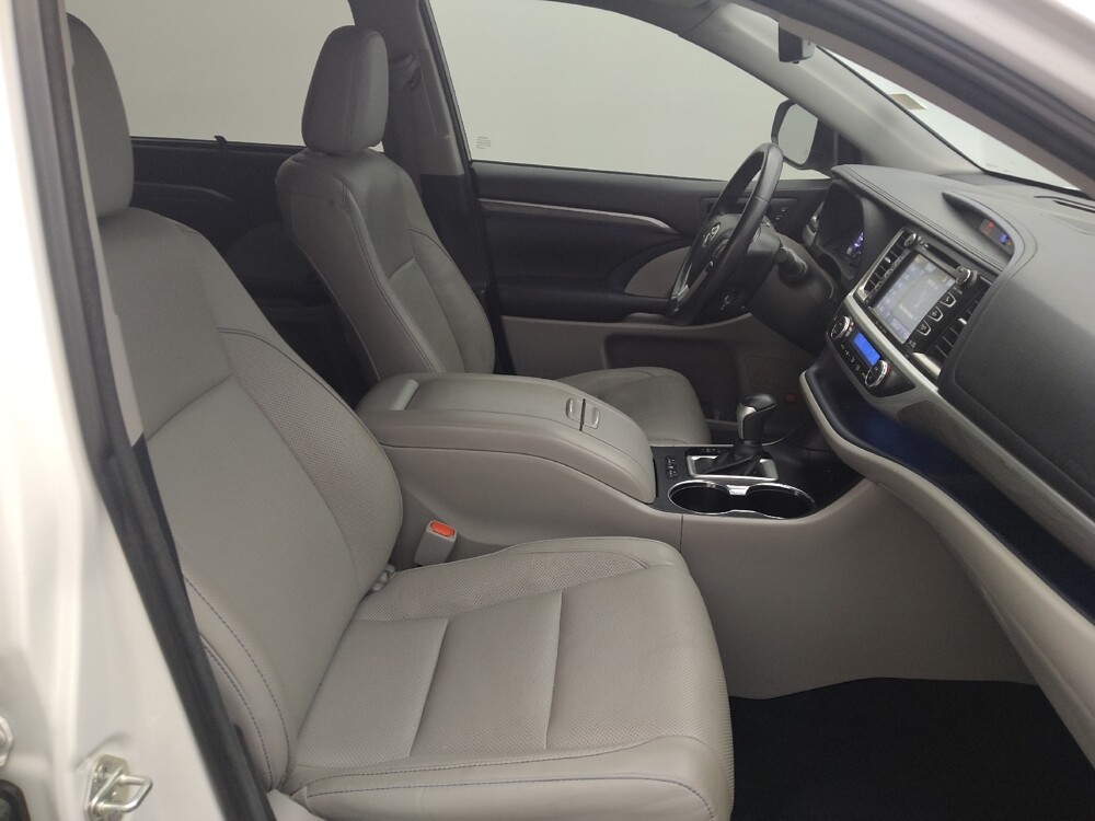 2018 Toyota Highlander in Metairie, LA 70006 - 18130698 21