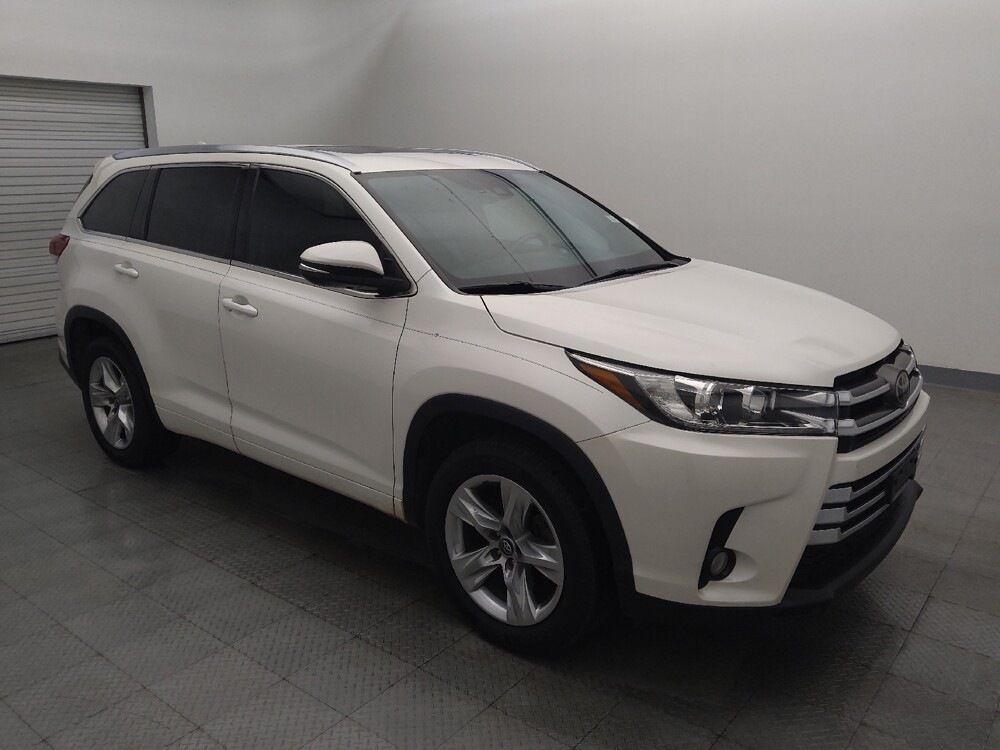 2018 Toyota Highlander in Metairie, LA 70006 - 18130698 11