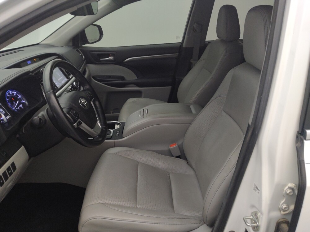 2018 Toyota Highlander in Metairie, LA 70006 - 18130698 17