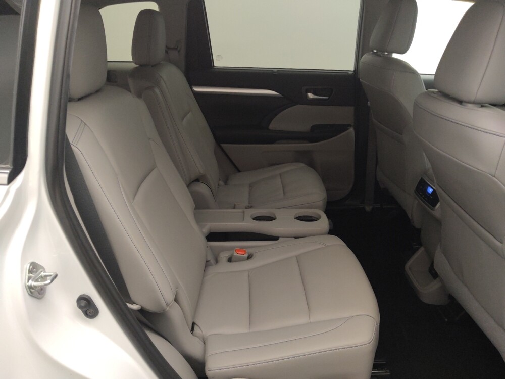 2019 Toyota Highlander in Round Rock, TX 78664 - 18130701 19