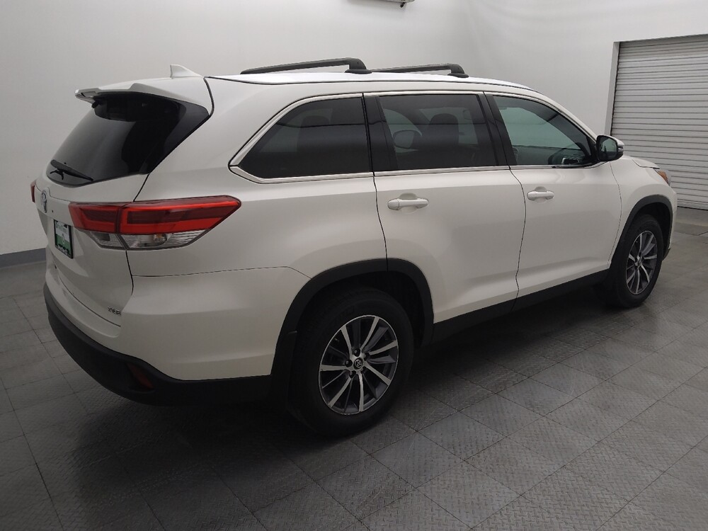2019 Toyota Highlander in Round Rock, TX 78664 - 18130701 10