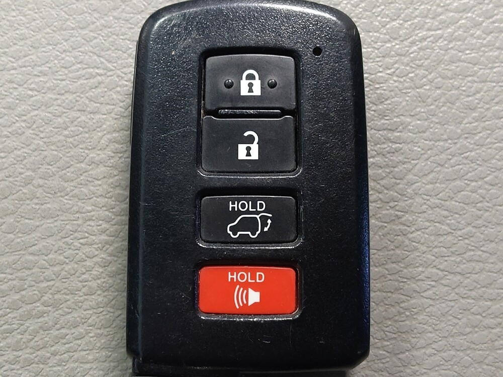 2019 Toyota Highlander in Round Rock, TX 78664 - 18130701 32