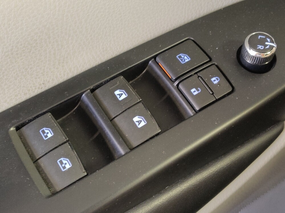 2019 Toyota Highlander in Round Rock, TX 78664 - 18130701 27