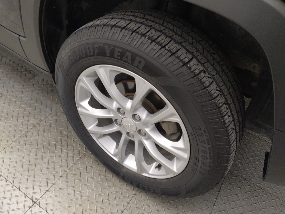 2019 Jeep Cherokee in Tyler, TX 75701 - 18130708 31