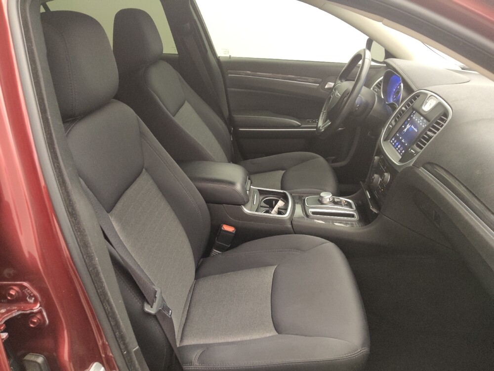 2019 Chrysler 300 in Tyler, TX 75701 - 18130711 21
