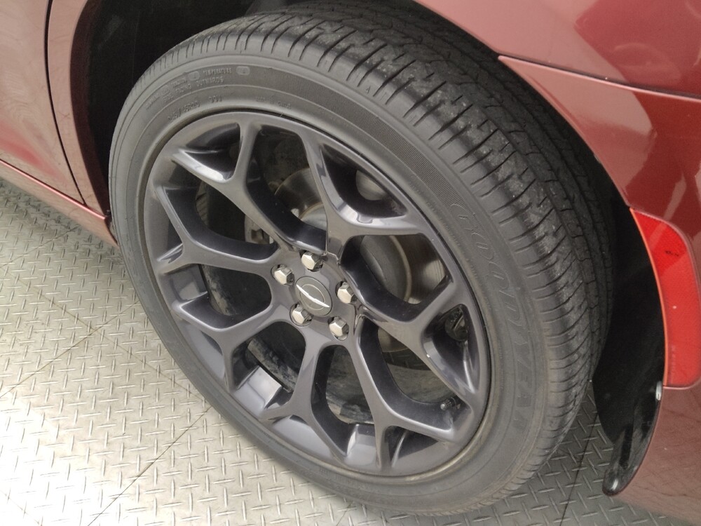 2019 Chrysler 300 in Tyler, TX 75701 - 18130711 31