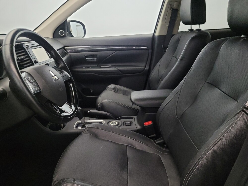 2016 Mitsubishi Outlander in Pittsburgh, PA 15237 - 18130720 17