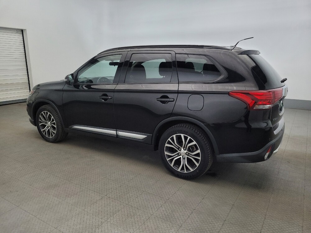 2016 Mitsubishi Outlander in Pittsburgh, PA 15237 - 18130720 3