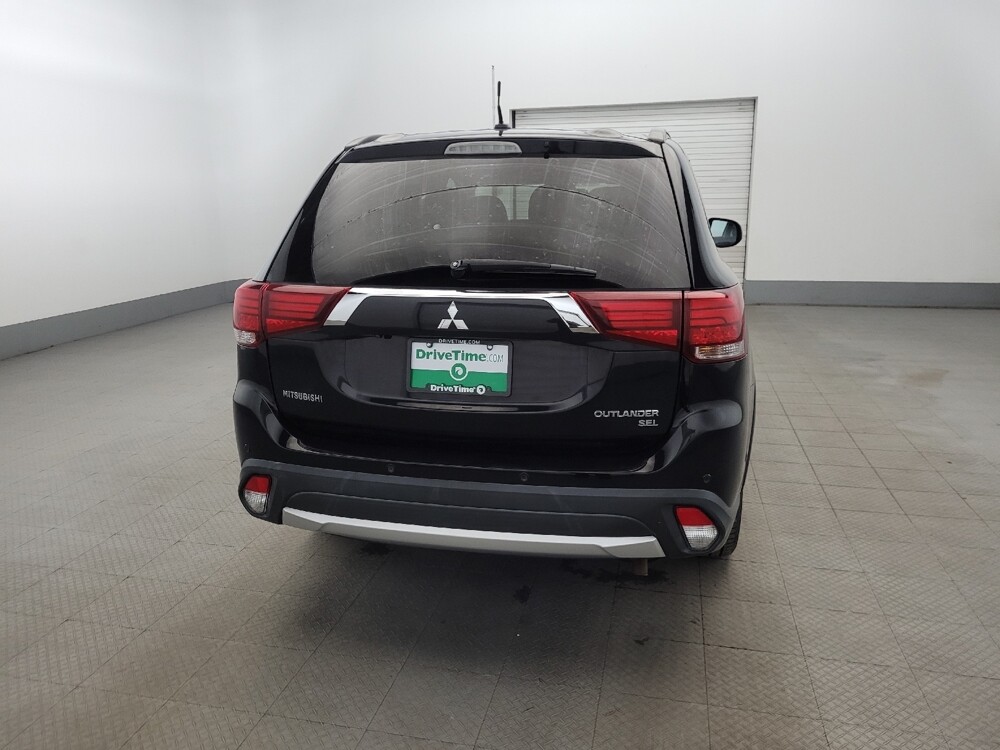2016 Mitsubishi Outlander in Pittsburgh, PA 15237 - 18130720 7