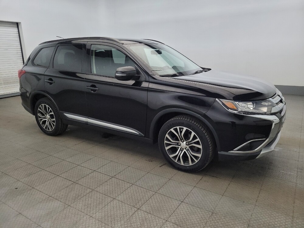 2016 Mitsubishi Outlander in Pittsburgh, PA 15237 - 18130720 11
