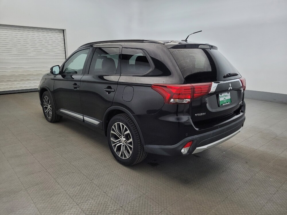 2016 Mitsubishi Outlander in Pittsburgh, PA 15237 - 18130720 5