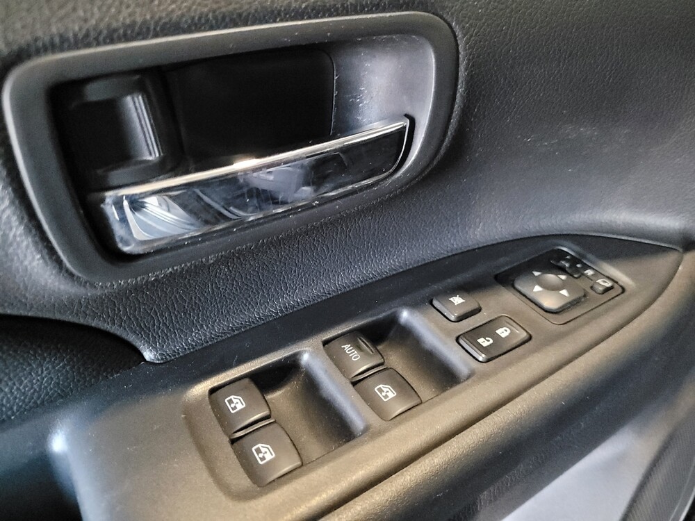 2016 Mitsubishi Outlander in Pittsburgh, PA 15237 - 18130720 27