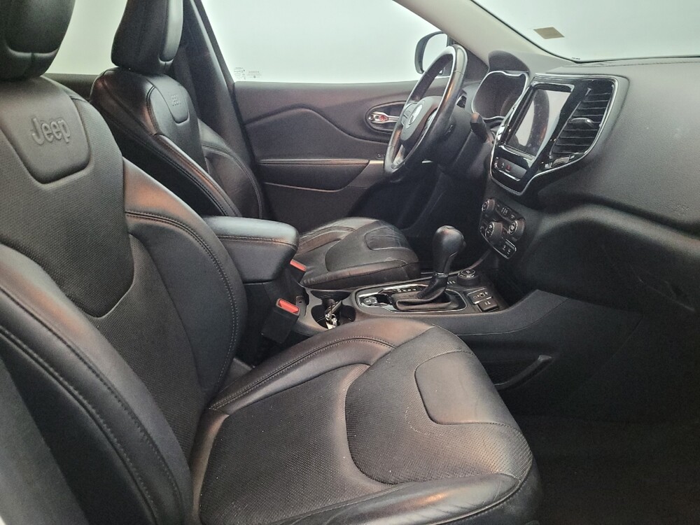 2020 Jeep Cherokee in Pittsburgh, PA 15236 - 18130734 21