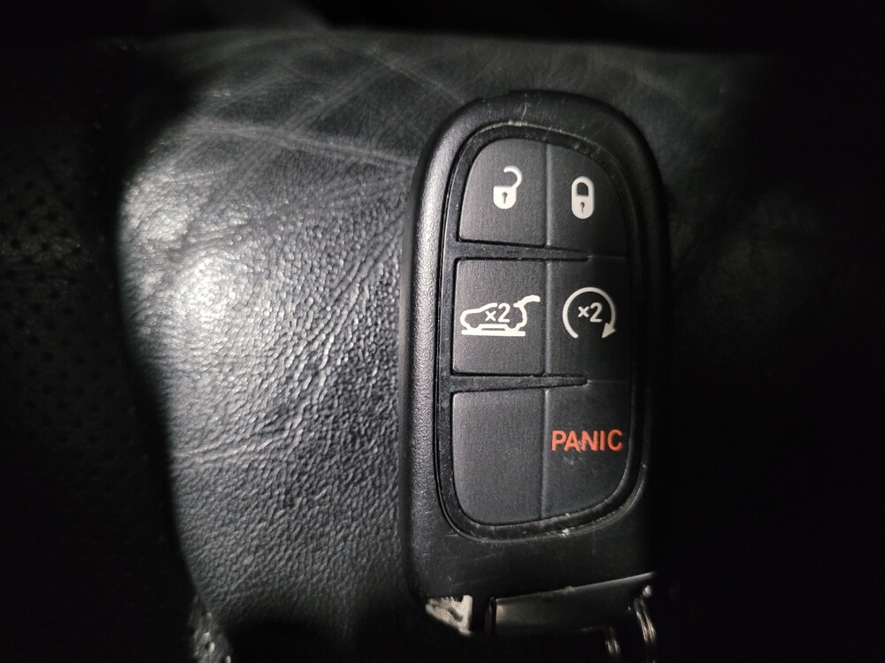 2020 Jeep Cherokee in Pittsburgh, PA 15236 - 18130734 32