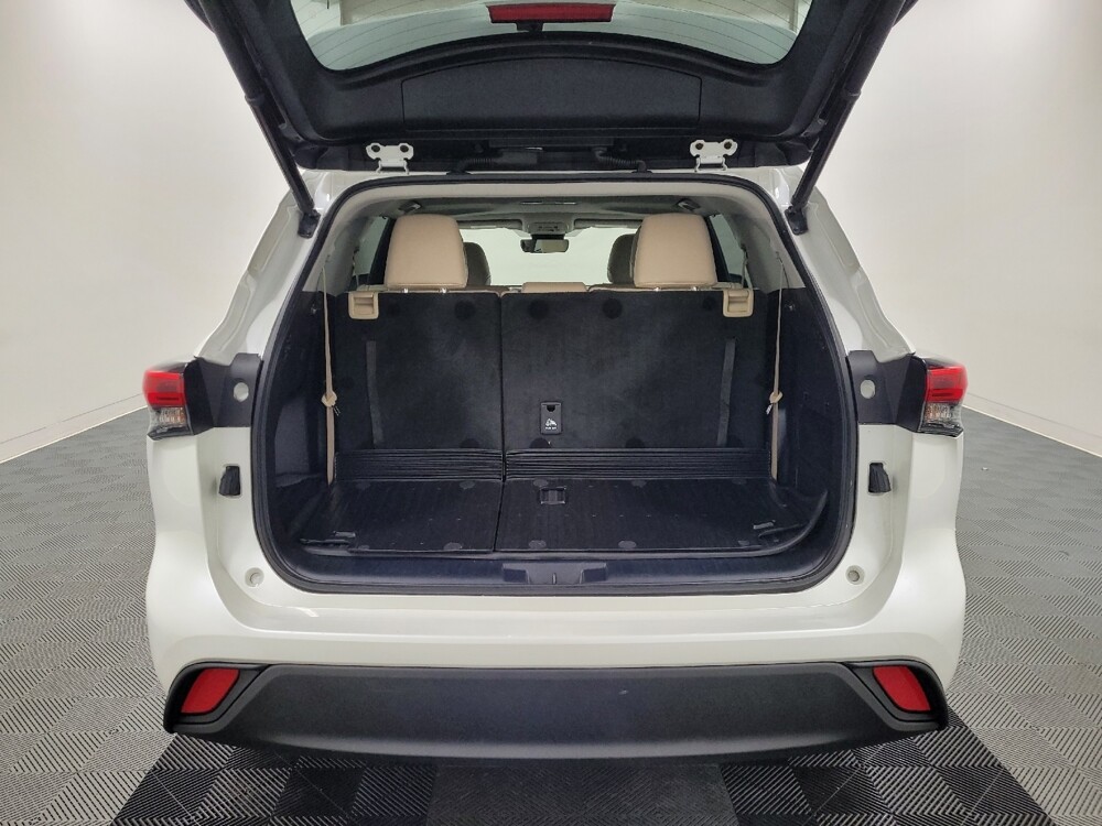 2020 Toyota Highlander in Plymouth Meeting, PA 19462 - 18130741 29