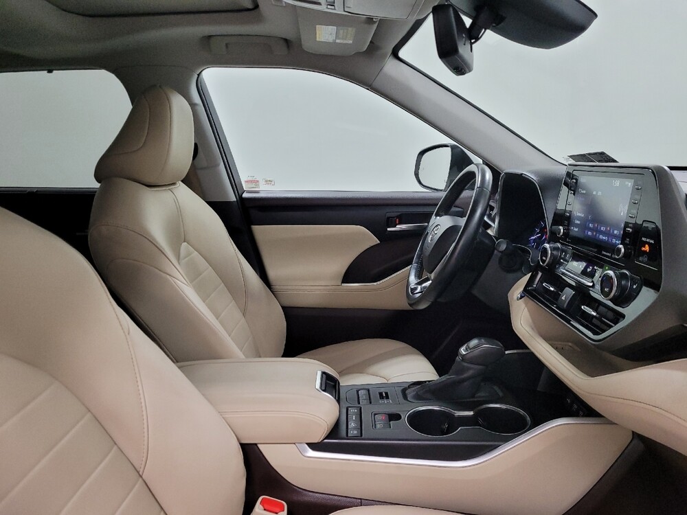 2020 Toyota Highlander in Plymouth Meeting, PA 19462 - 18130741 21