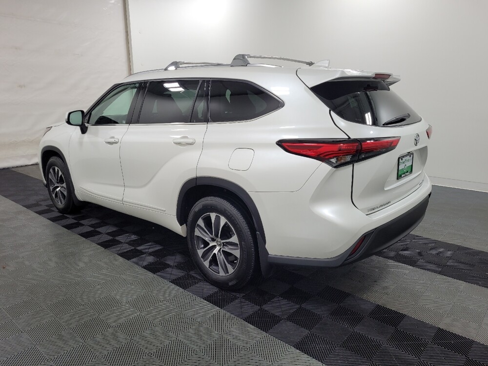 2020 Toyota Highlander in Plymouth Meeting, PA 19462 - 18130741 3