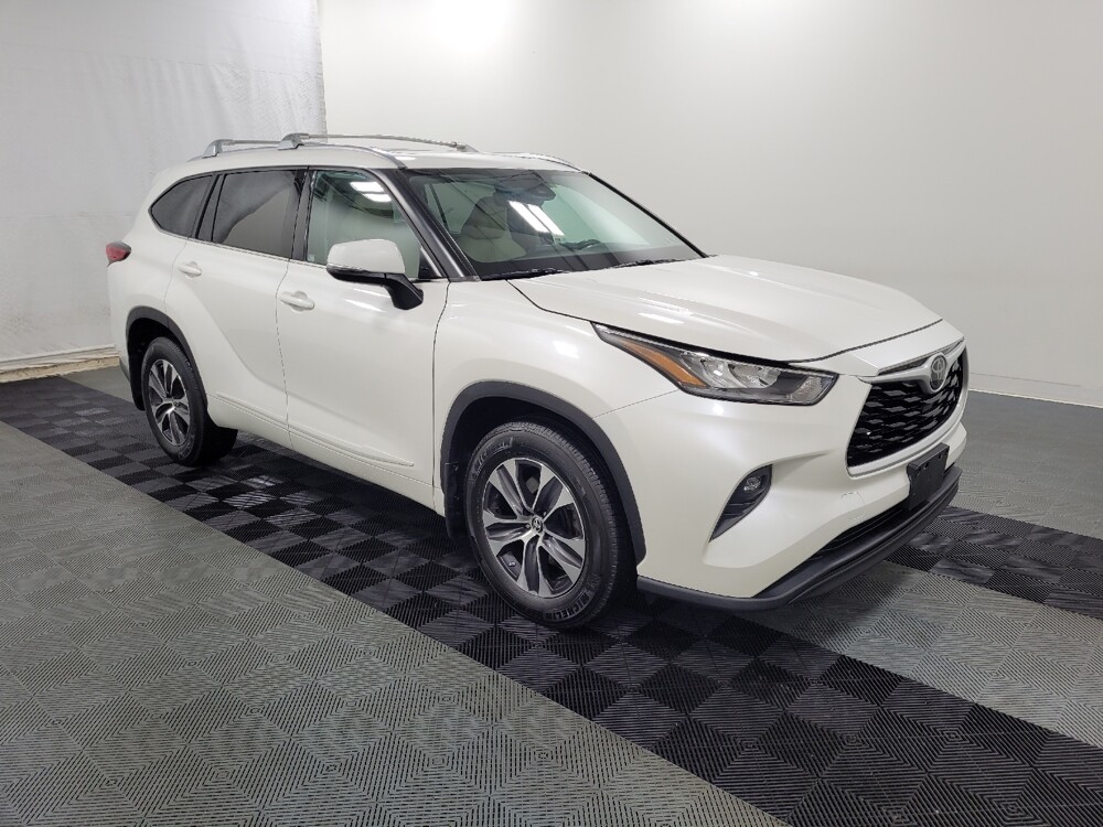 2020 Toyota Highlander in Plymouth Meeting, PA 19462 - 18130741 11