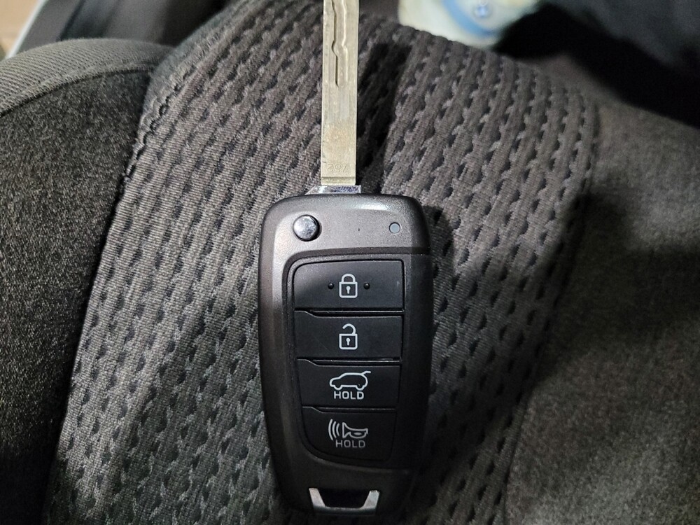 2019 Hyundai Santa Fe in Pittsburgh, PA 15236 - 18130756 32