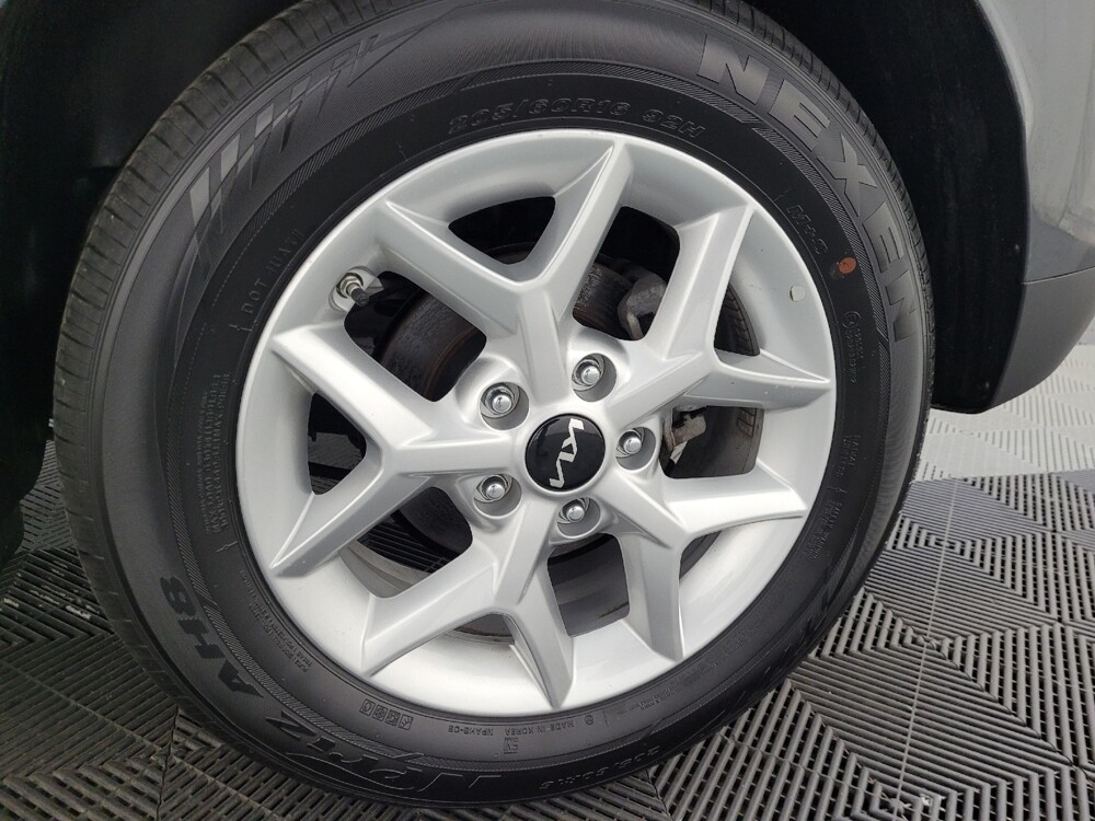 2025 Kia Soul in Plymouth Meeting, PA 19462 - 18130759 31