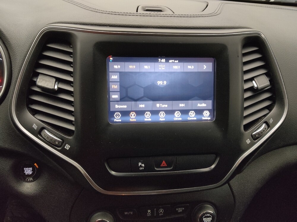 2020 Jeep Cherokee in Gladstone, MO 64118 - 18130773 25