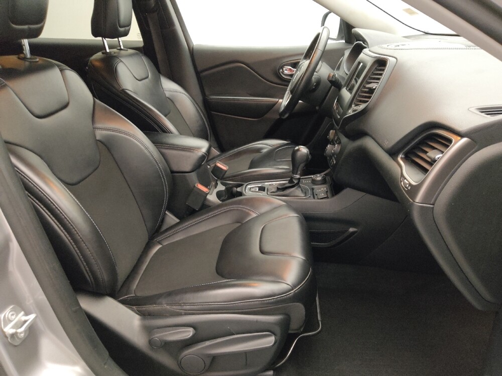 2020 Jeep Cherokee in Gladstone, MO 64118 - 18130773 21