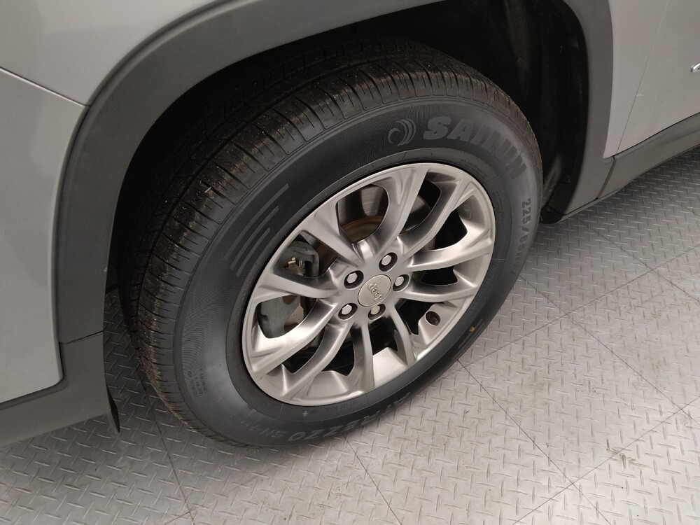 2020 Jeep Cherokee in Gladstone, MO 64118 - 18130773 31