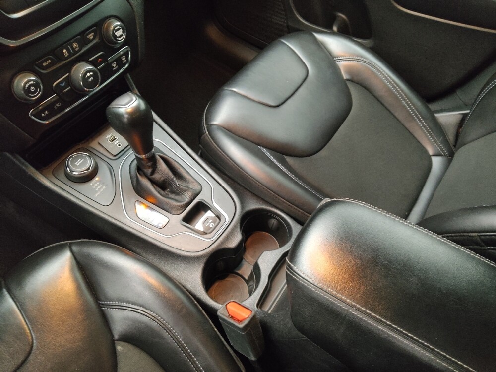 2020 Jeep Cherokee in Gladstone, MO 64118 - 18130773 26