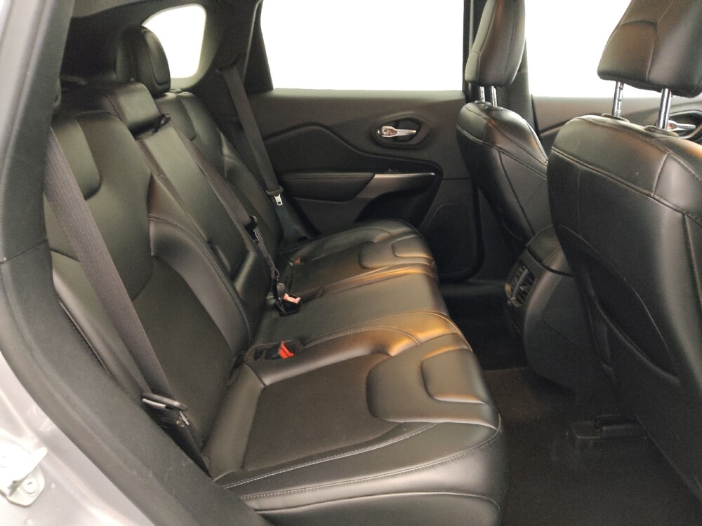 2020 Jeep Cherokee in Gladstone, MO 64118 - 18130773 19