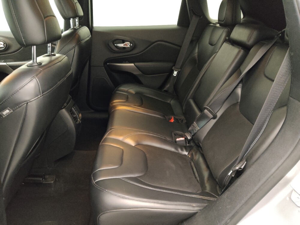 2020 Jeep Cherokee in Gladstone, MO 64118 - 18130773 18