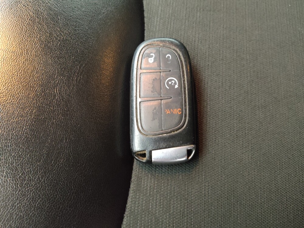 2020 Jeep Cherokee in Gladstone, MO 64118 - 18130773 32