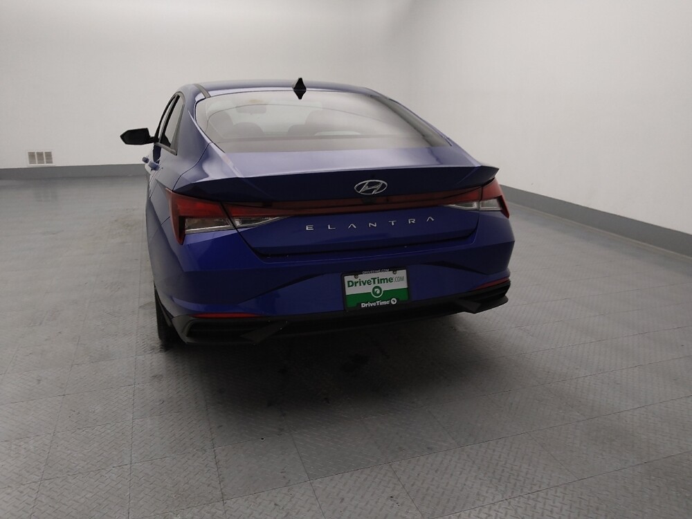 2023 Hyundai Elantra in Topeka, KS 66611 - 18130774 6