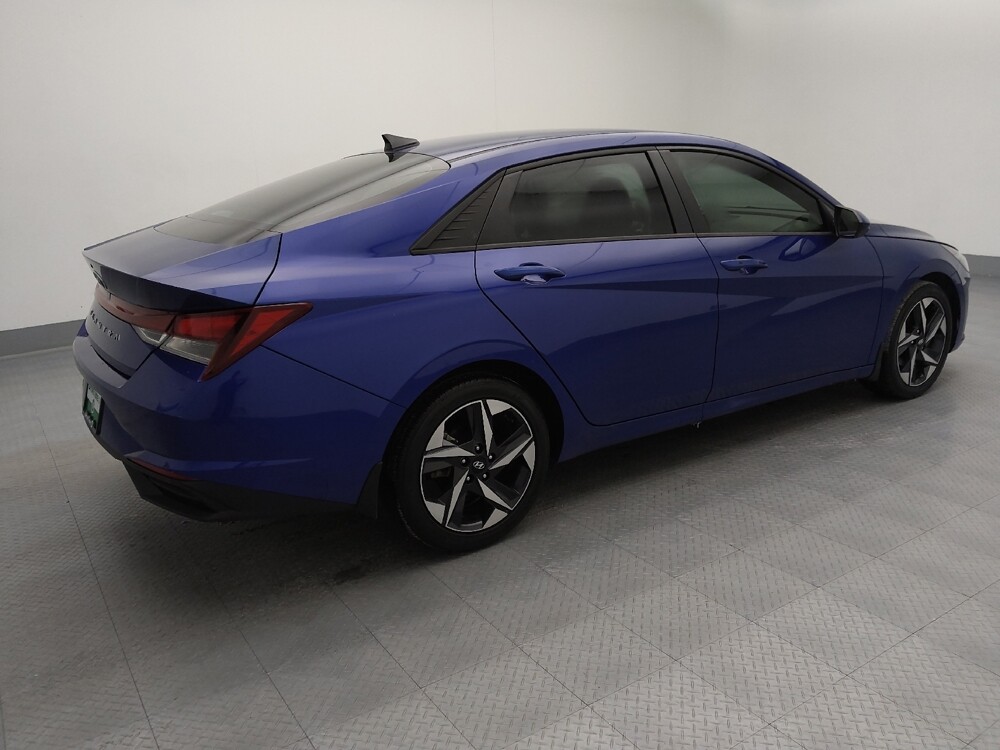 2023 Hyundai Elantra in Topeka, KS 66611 - 18130774 10