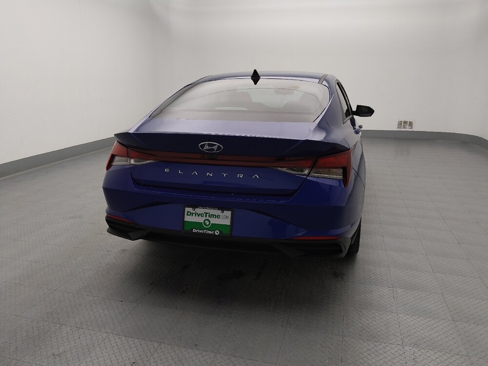 2023 Hyundai Elantra in Topeka, KS 66611 - 18130774 7