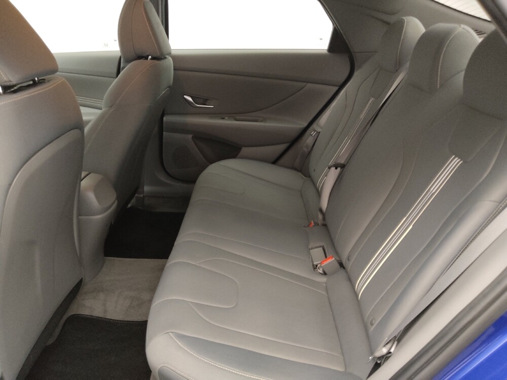 2023 Hyundai Elantra in Topeka, KS 66611 - 18130774 18