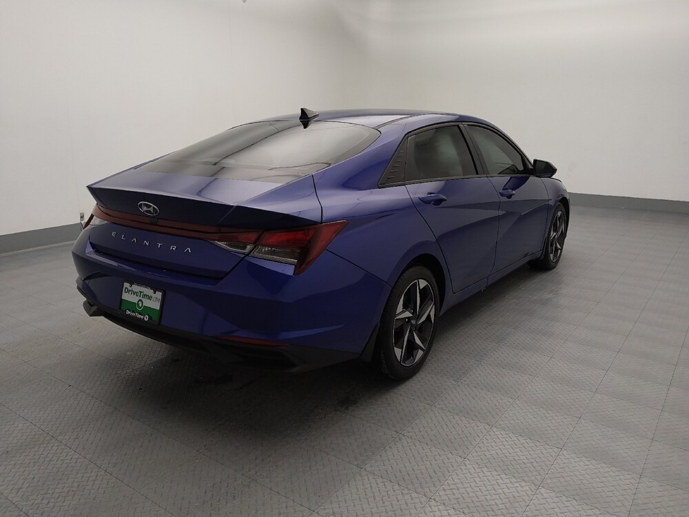 2023 Hyundai Elantra in Topeka, KS 66611 - 18130774 9