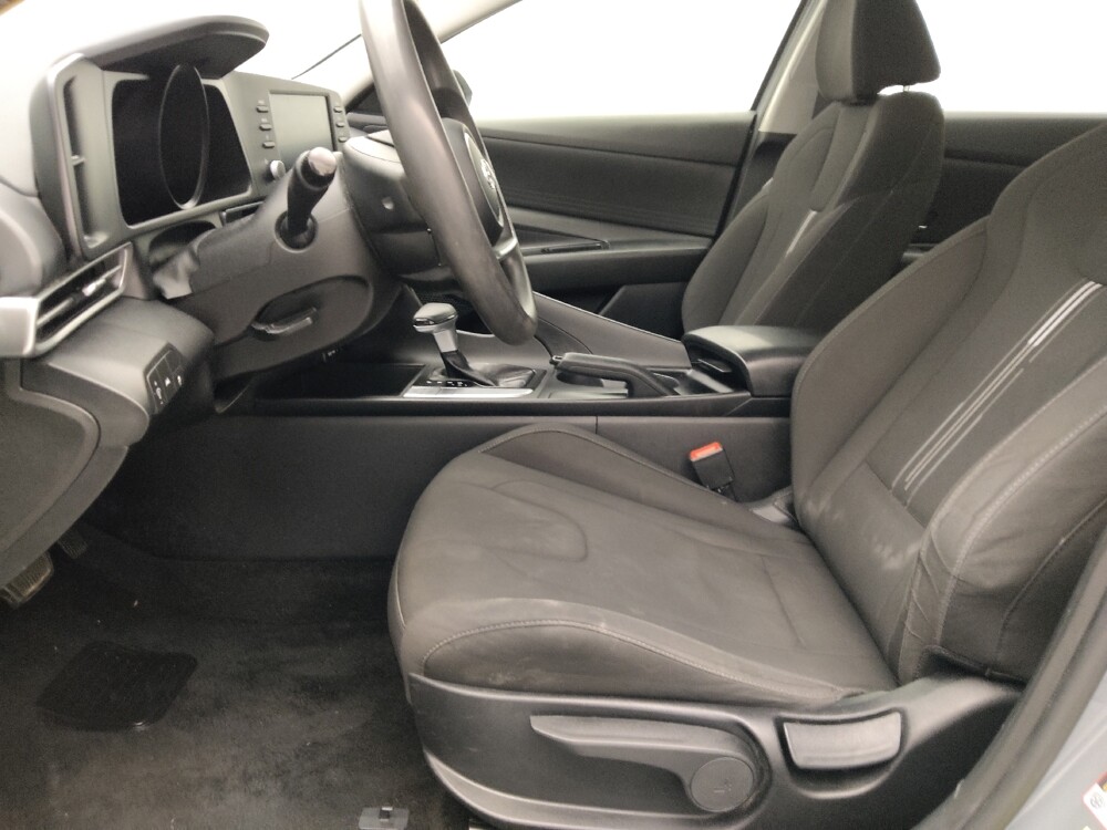 2021 Hyundai Elantra in Topeka, KS 66611 - 18130776 17