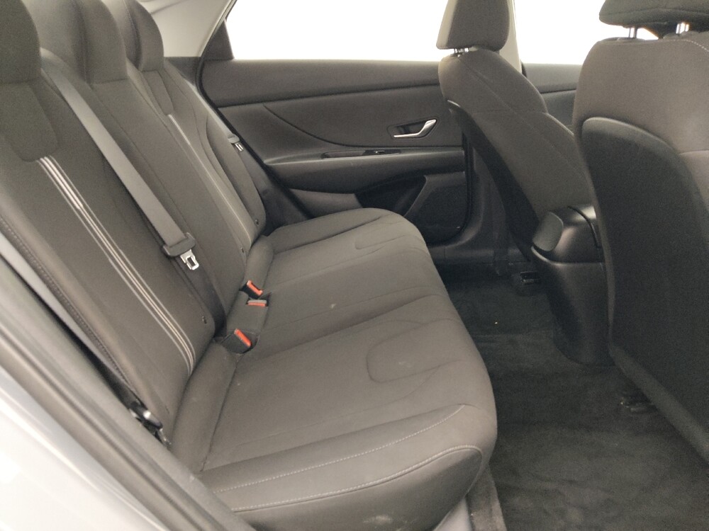 2021 Hyundai Elantra in Topeka, KS 66611 - 18130776 19