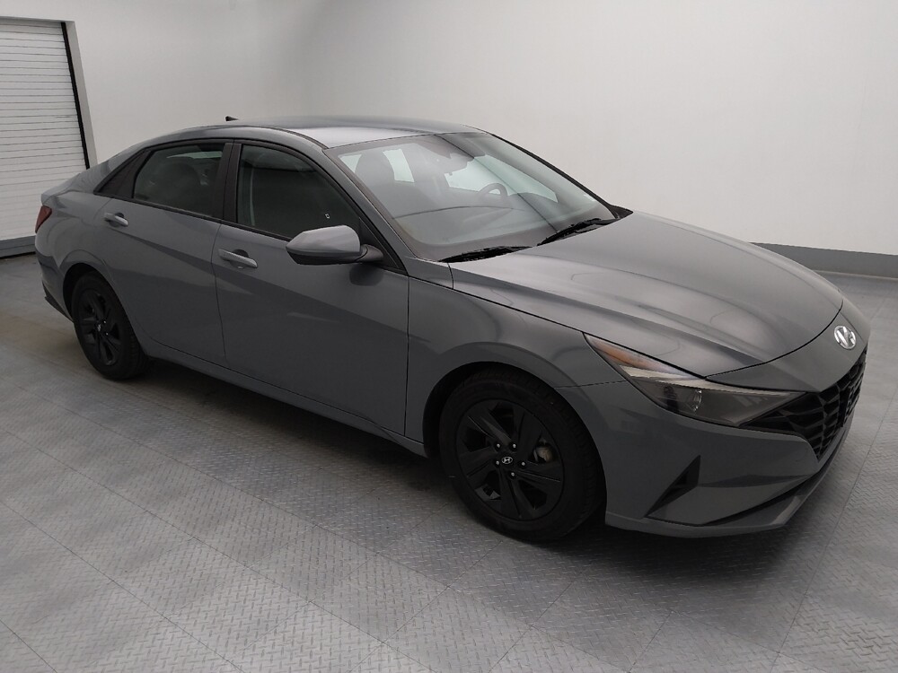 2021 Hyundai Elantra in Topeka, KS 66611 - 18130776 11