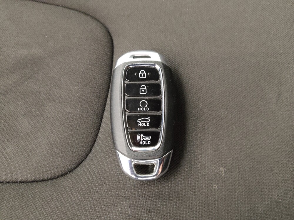 2021 Hyundai Elantra in Topeka, KS 66611 - 18130776 32