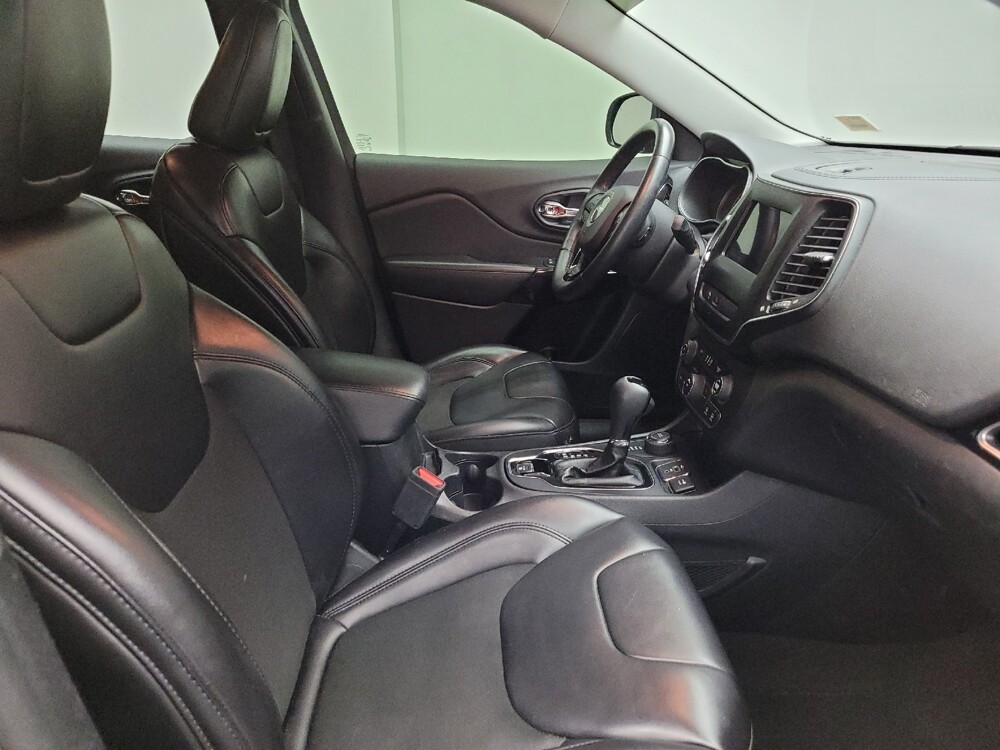 2019 Jeep Cherokee in Eastpointe, MI 48021 - 18130784 21