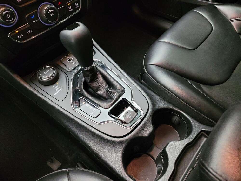 2019 Jeep Cherokee in Eastpointe, MI 48021 - 18130784 26