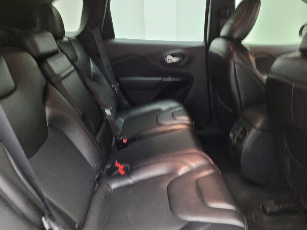 2019 Jeep Cherokee in Eastpointe, MI 48021 - 18130784 19