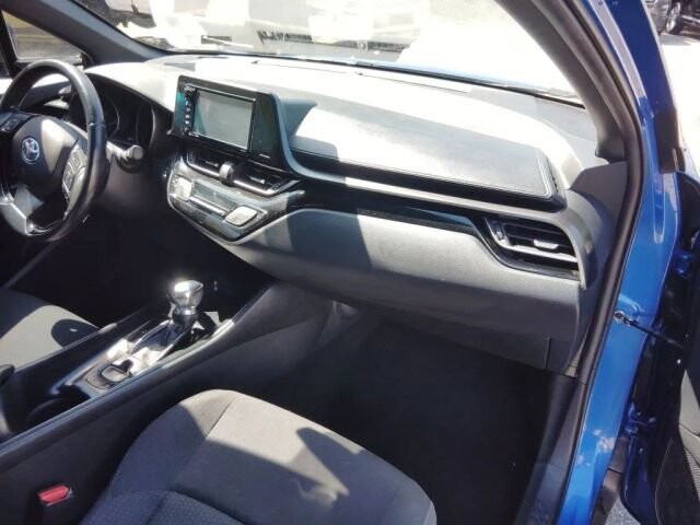 2018 Toyota C-HR in Greenville, SC 29607 - 18130790 17