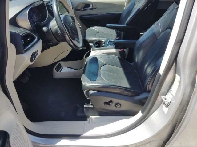 2018 Chrysler Pacifica in Greenville, SC 29607 - 18130791 28