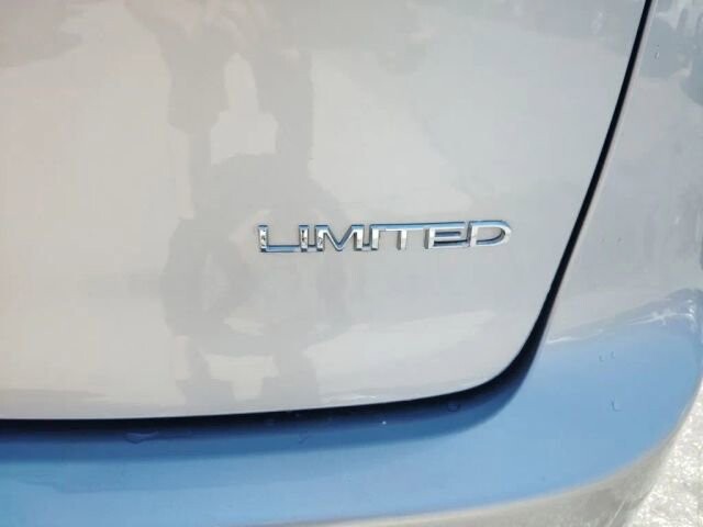 2018 Chrysler Pacifica in Greenville, SC 29607 - 18130791 4