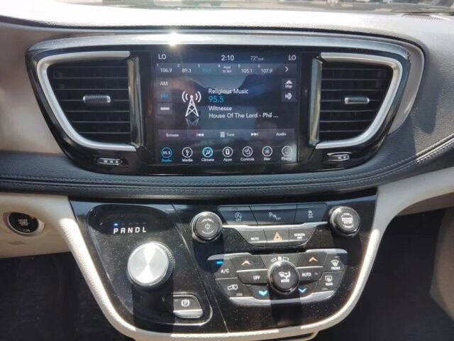 2018 Chrysler Pacifica in Greenville, SC 29607 - 18130791 31