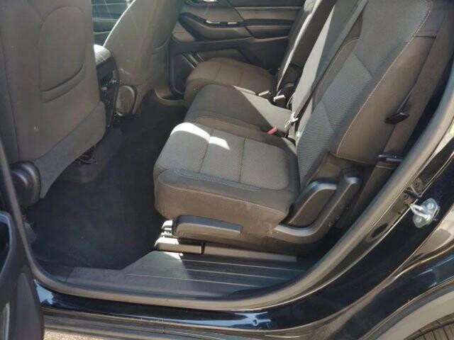 2018 Chevrolet Traverse in Greenville, SC 29607 - 18130794 24